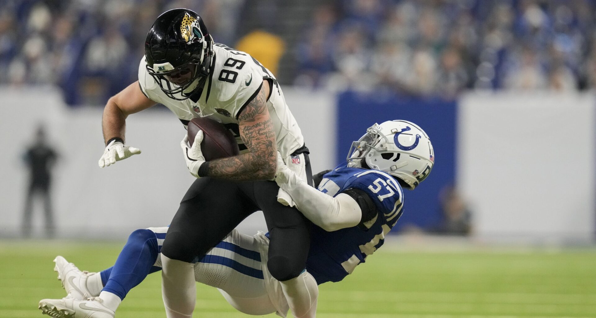 Jaylon Carlies Elevates Colts' Defense Under New Leadership