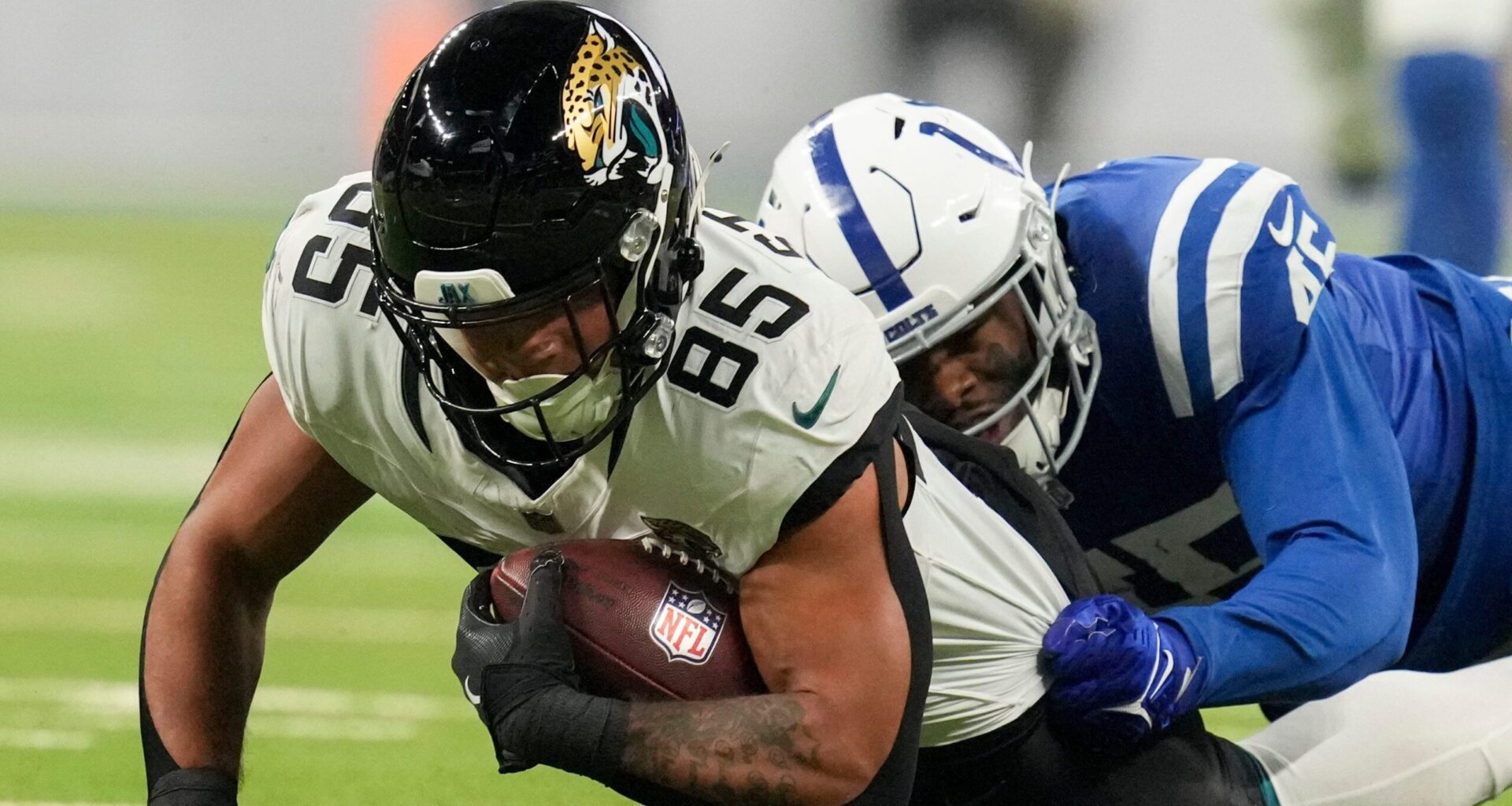 Brenton Strange Thrills NFL Fans as Jaguars' Tight End Star