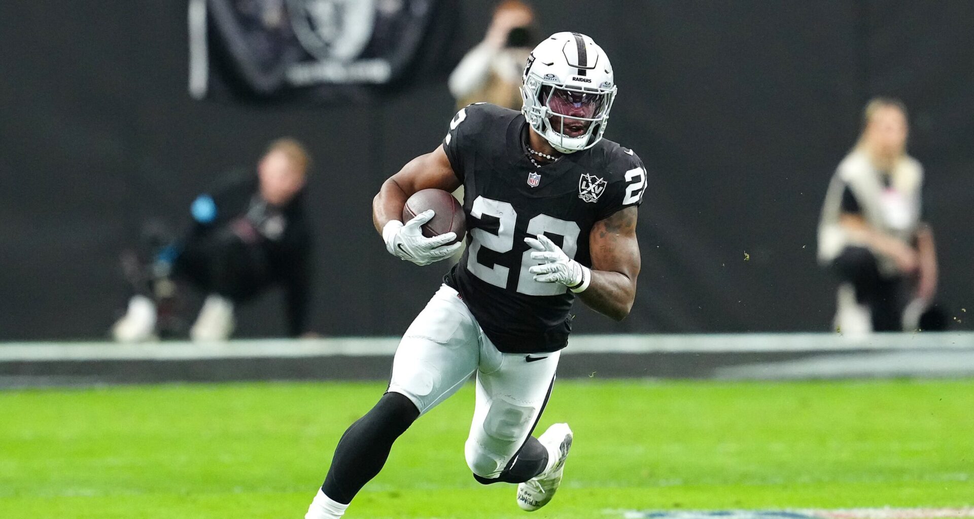 Alexander Mattison Transforms Dolphins' AFC East Ground Game