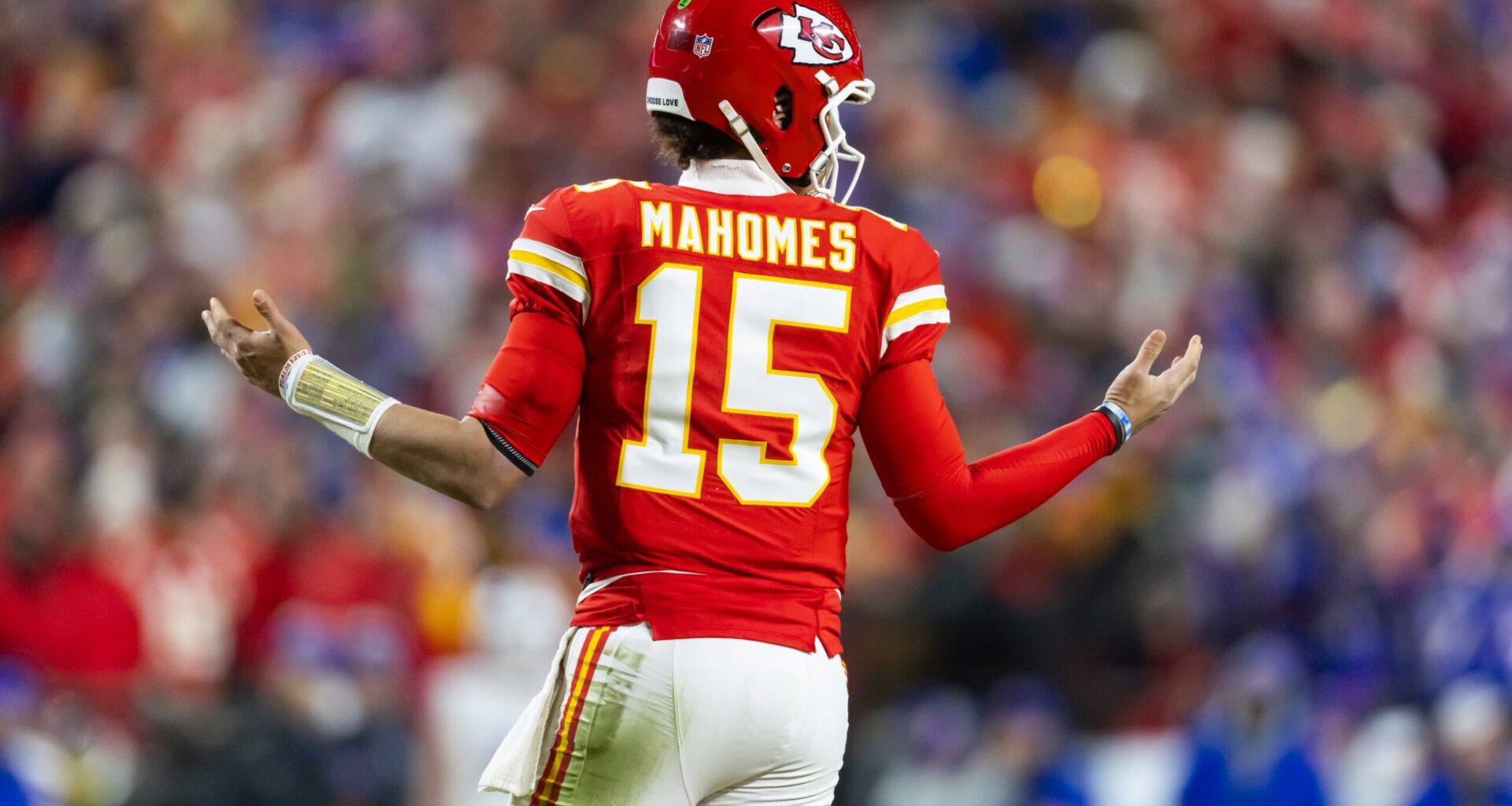 AFC Notes: Daiyan Henley, Patrick Mahomes, Broncos, Chargers, Chiefs