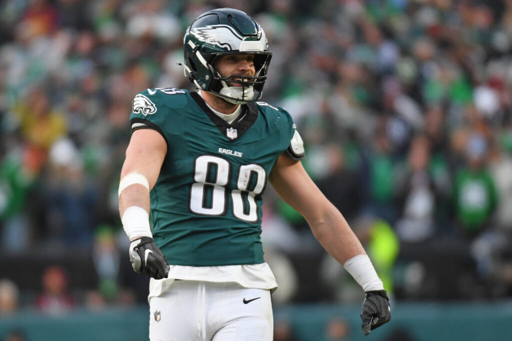 TE Dallas Goedert Addresses Decision To Remain With Eagles