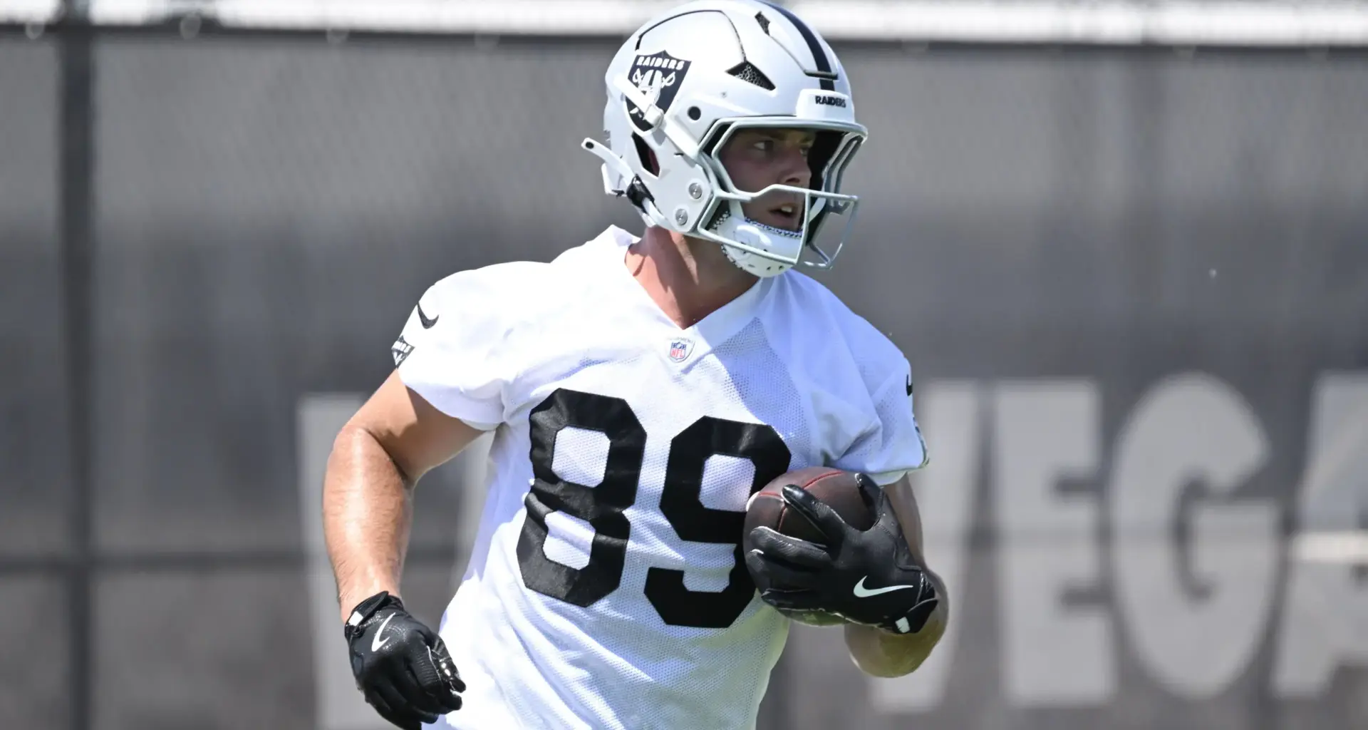 Brock Bowers aims for NFL history as Raiders' tight end chases elusive Offensive Player of the Year title