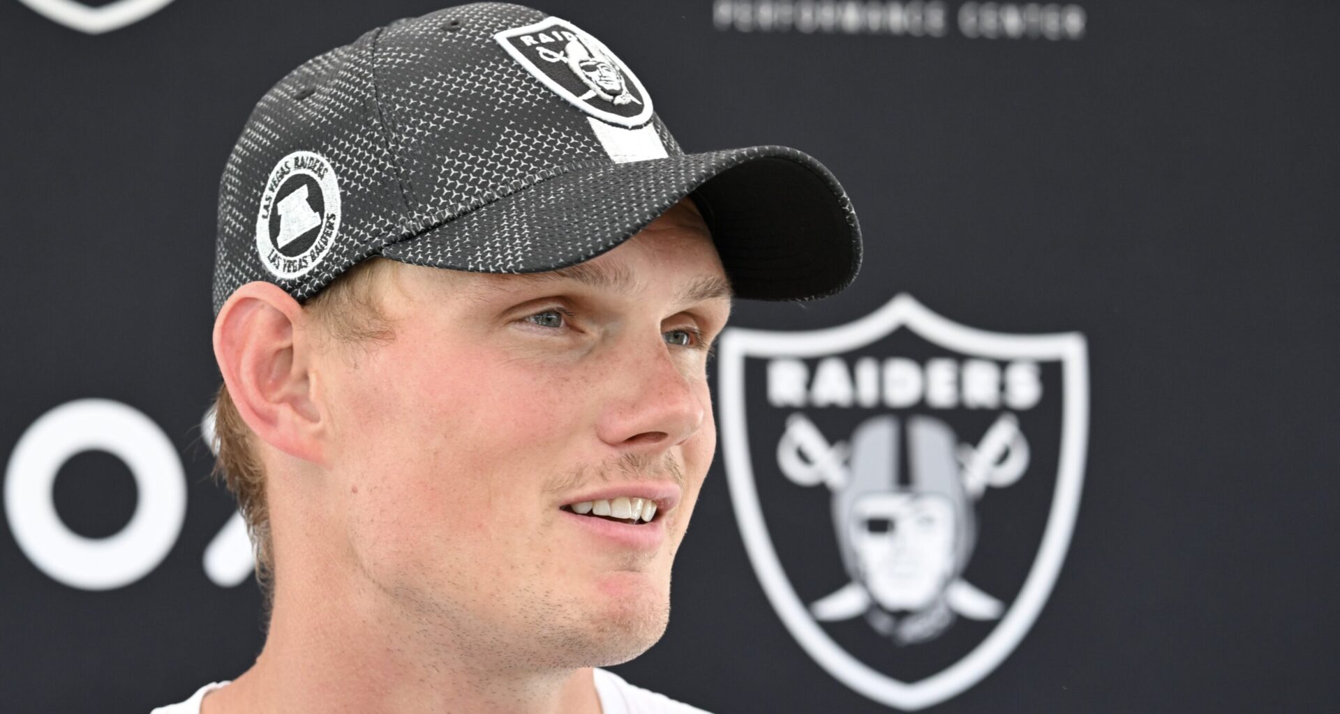Daniel Carlson Revives Nostalgia with Raiders’ Iconic No. 8 Jersey