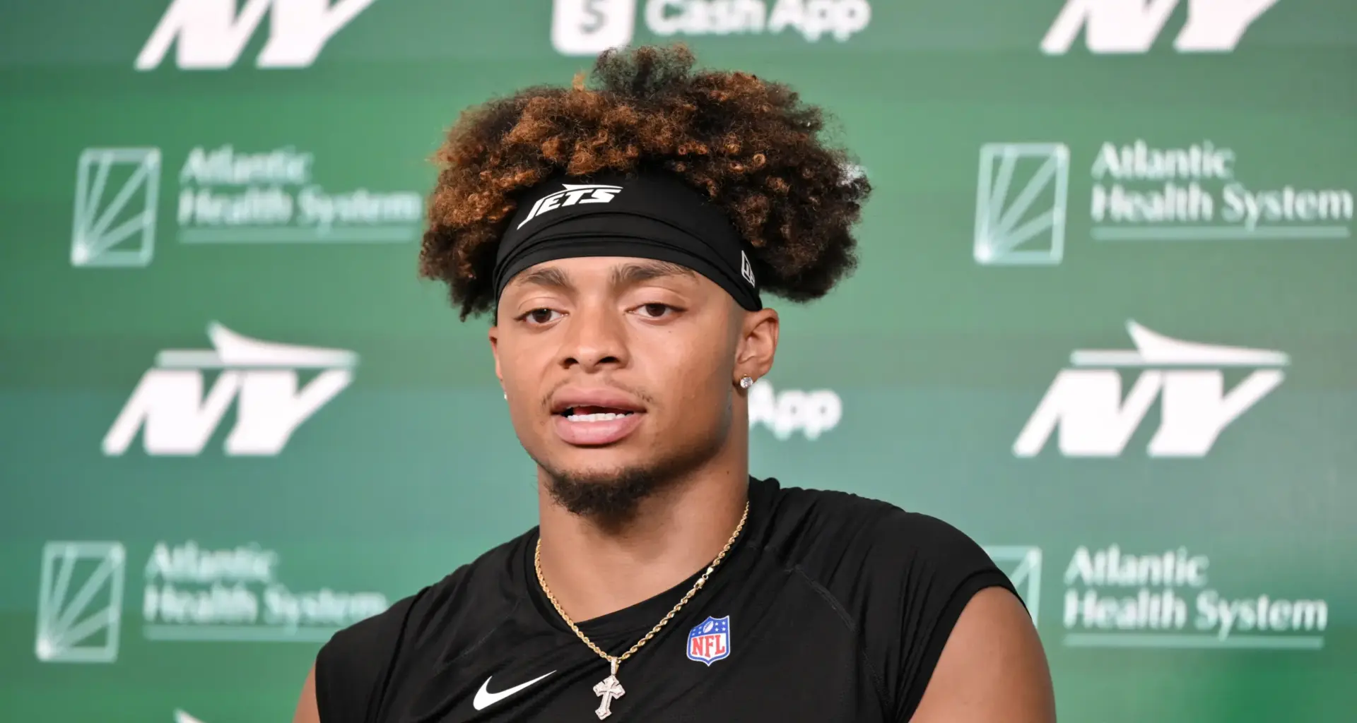 Garrett Wilson sparks controversy praising Justin Fields despite Bears' drop statistics and potential quarterback shift