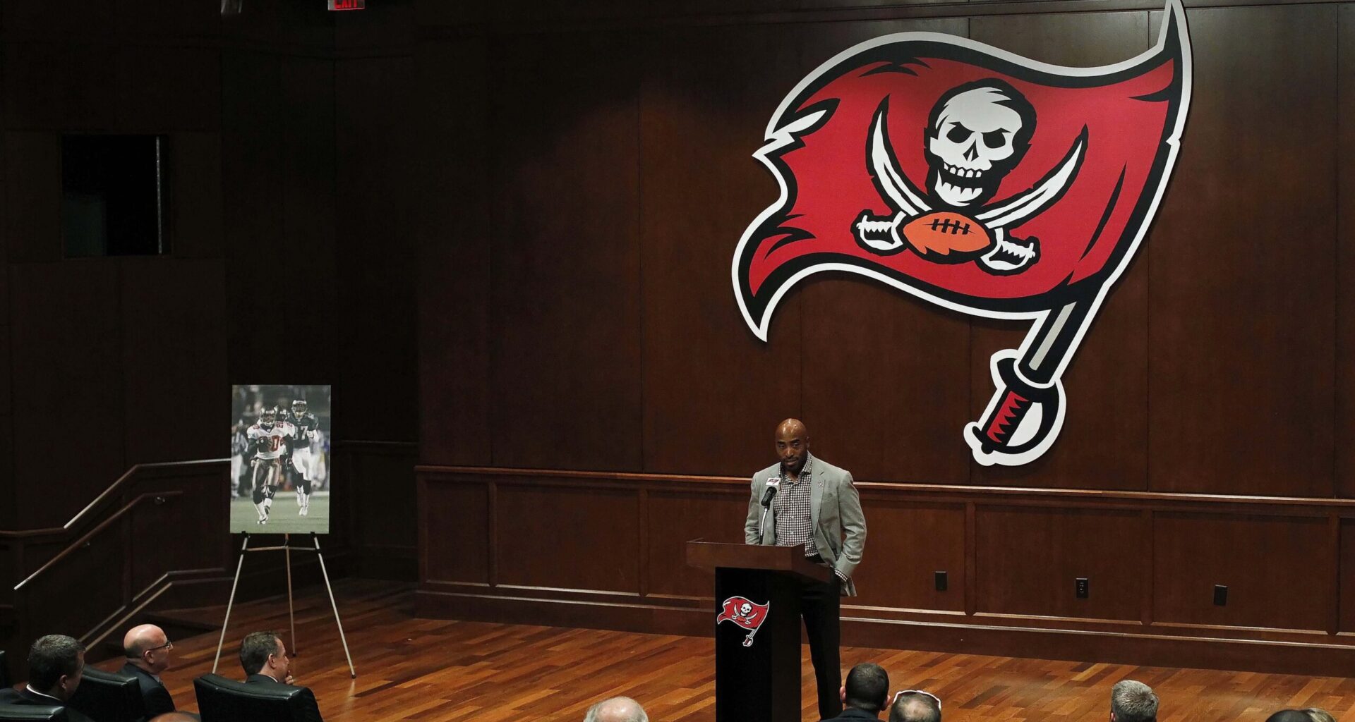 Ronde Barber Shocks NFL by Choosing Underdog Buccaneers Rookie