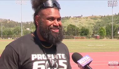 Former NFL player host football camp.