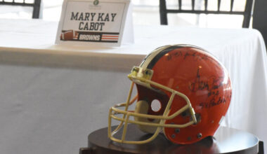 Trumbull Country Club hosts 9th annual Warren Football Legends dinner | News, Sports, Jobs