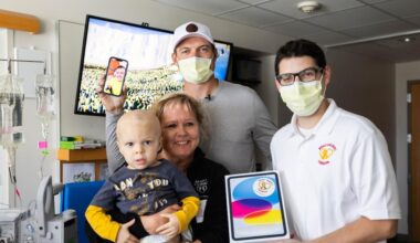 Vikings coach Kevin O’Connell brings smiles to Children’s Minnesota patients
