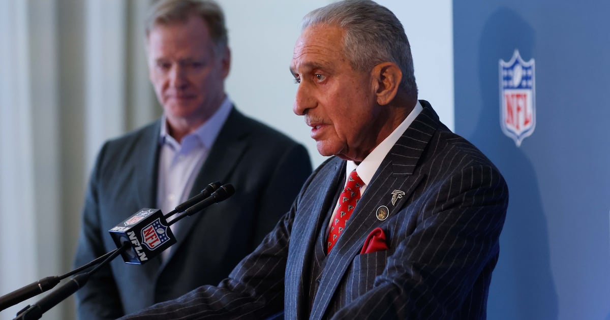 Atlanta Falcons owner Arthur Blank testified in anti-collusion grievance