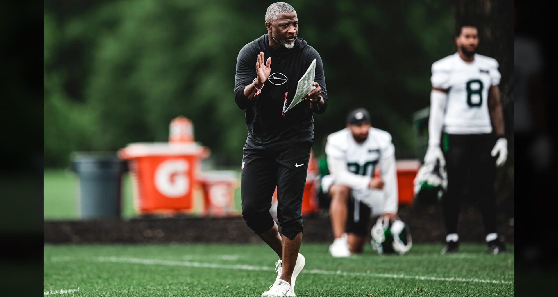 Jets Head Coach Aaron Glenn Introduces Bible Study as Part of Team Program