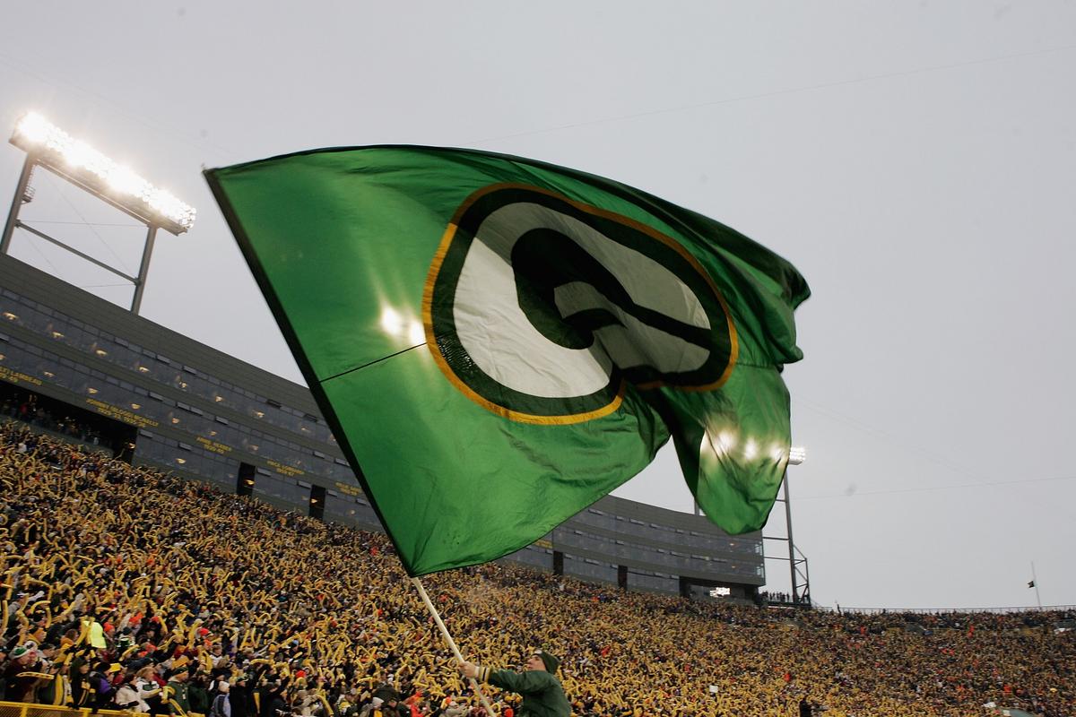 GB Packers to Don 'First of its Kind' Helmet in 2025