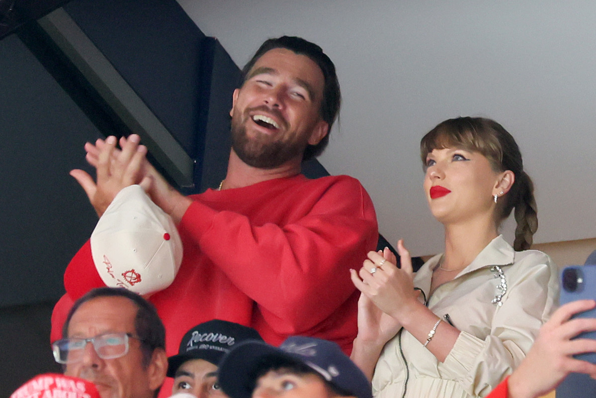 Fans Say Taylor Swift and Travis Kelce Are 'So Back' After First PDA Moment in Months