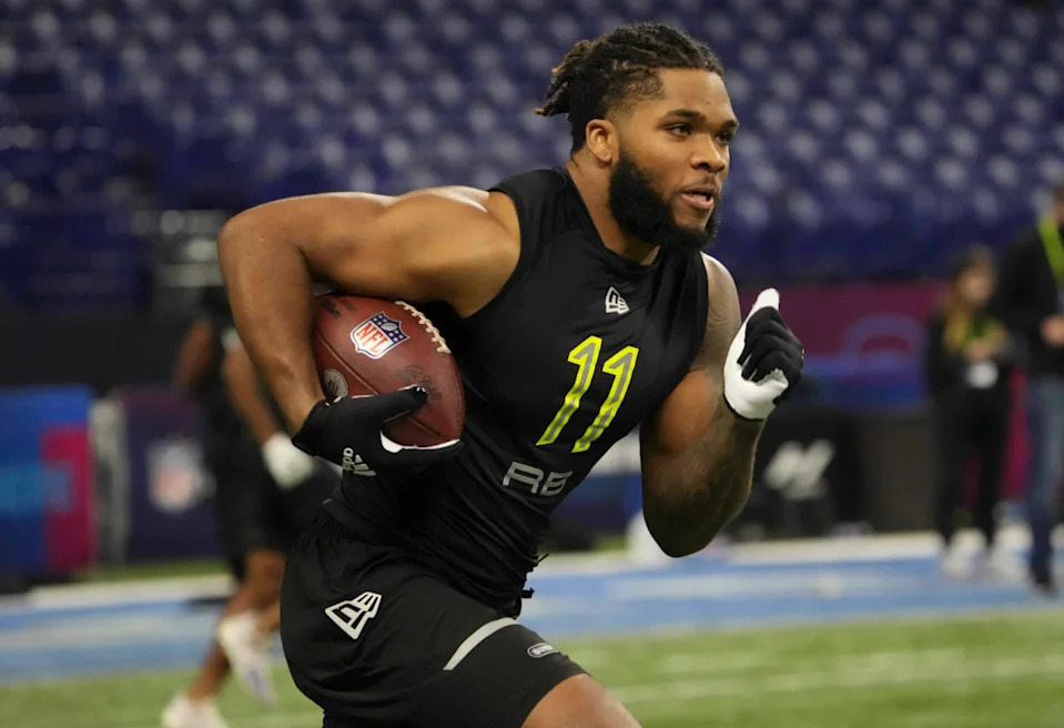 Tennessee Titans RB Ty Davis-Price (11).Kirby Lee-Imagn Images