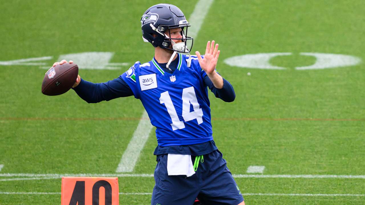 Sam Darnold ‘Learning A Ton’ From A Familiar But Different Klint Kubiak Offense