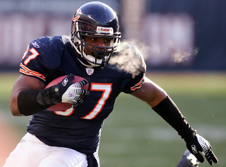 Dec 3, 2006; Chicago, IL, USA; Chicago Bears fullback (37) Jason McKie runs during the 3rd quarter against the Minnesota Vikings at Soldier Field in Chicago, IL. The Bears beat the Vikings 23-13. Mandatory Credit: Jerry Lai-USA TODAY Sports Copyright © 2006 Jerry Lai