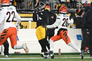 chargers cut mike williams