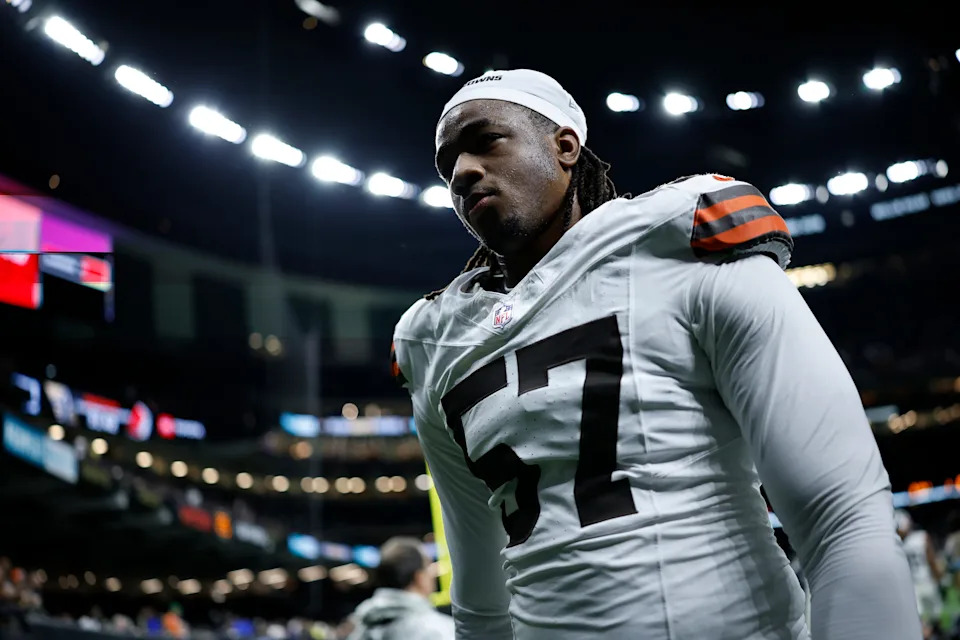 Browns DE Isaiah McGuire