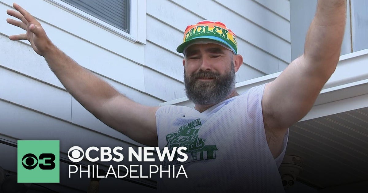 Jason Kelce's annual celebrity bartending event takes over Sea Isle City