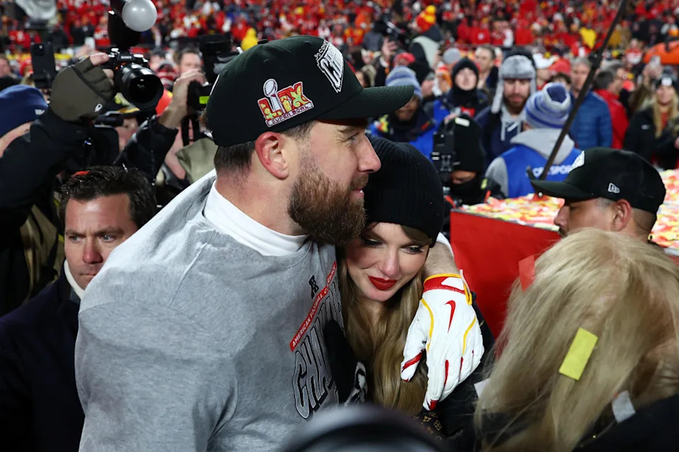 Taylor Swift and Kansas City Chiefs tight end Travis Kelce.Mark J. Rebilas-Imagn Images