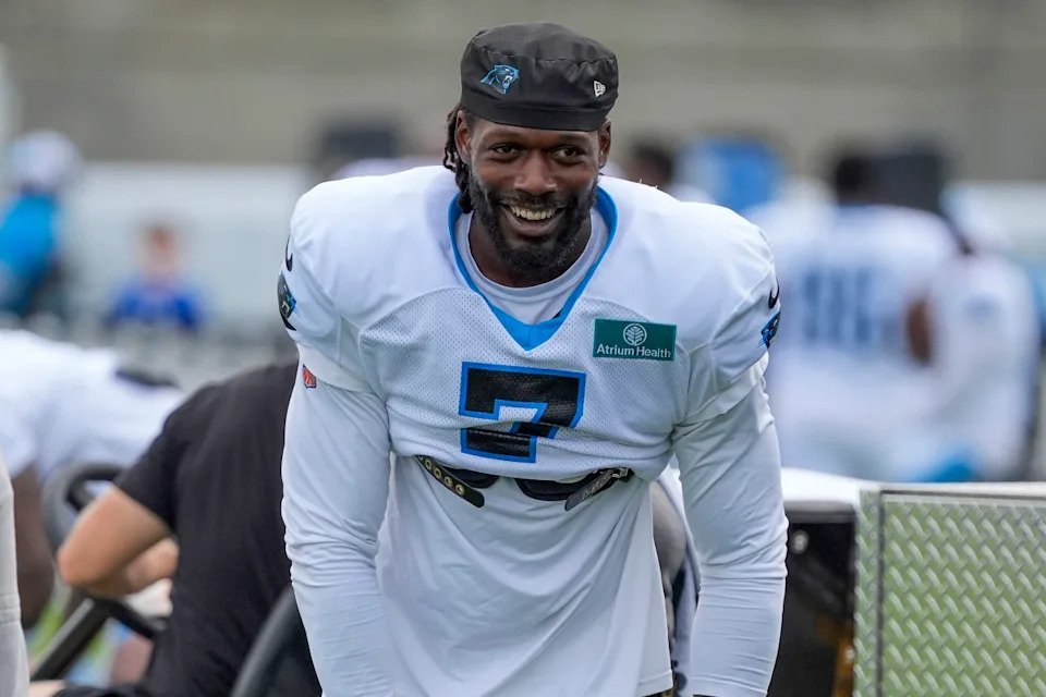 Carolina Panthers linebacker Jadeveon Clowney (7).Jim Dedmon-Imagn Images