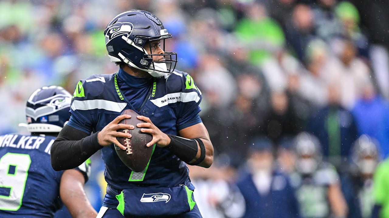 Big Game By ‘Top Competitor’ Geno Smith Marred By Pair Of Interceptions