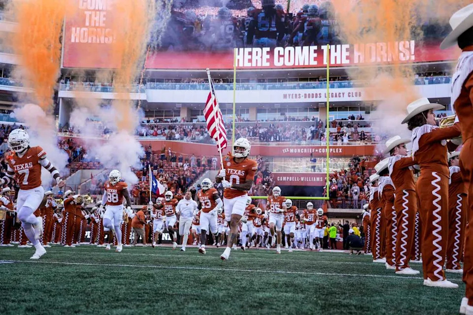 The Texas Longhorns take the fieldRicardo B&period; Brazziell&sol;American-Statesman &sol; USA TODAY NETWORK via Imagn Images