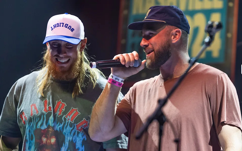 San Francisco 49ers tight end George Kittle and Kansas City Chiefs tight end Travis Kelce© Alan Poizner / For The Tennessean / USA TODAY NETWORK