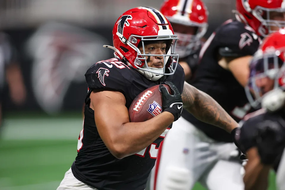 Sep 29, 2024; Atlanta, Georgia, USA; Atlanta Falcons running back Tyler Allgeier (25) runs the ball against the New Orleans Saints in the third quarter at Mercedes-Benz Stadium. Mandatory Credit: Brett Davis-Imagn Images