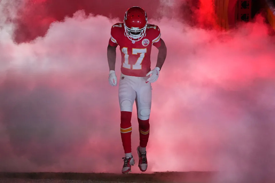 Packers WR Mecole Hardman (17), formerly with the Kansas City Chiefs, pictured at the tunnel during a Chiefs game.© Denny Medley-Imagn Images