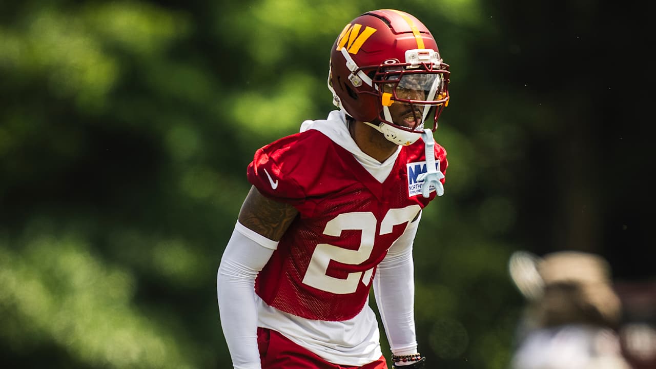 Trey Amos impressed coaches, teammates with desire to learn