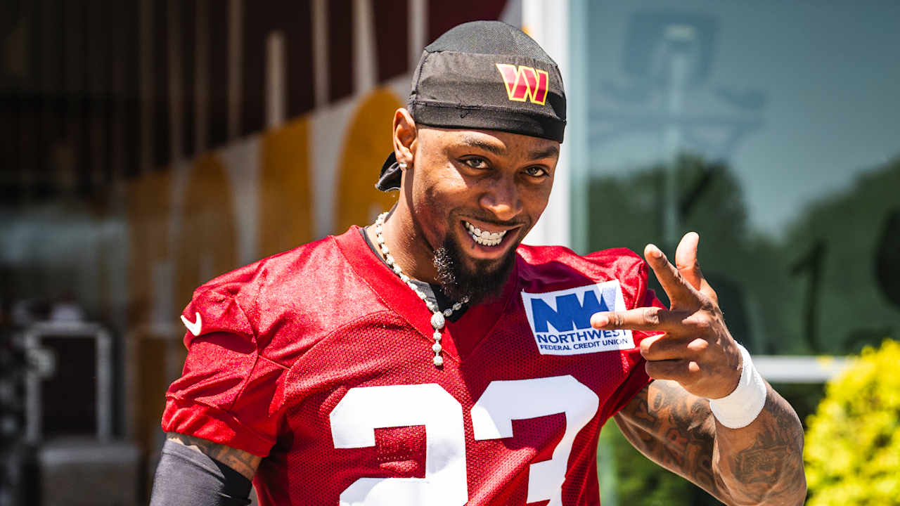 Trey Amos named to NFL.com's 2025 All-Rookie team