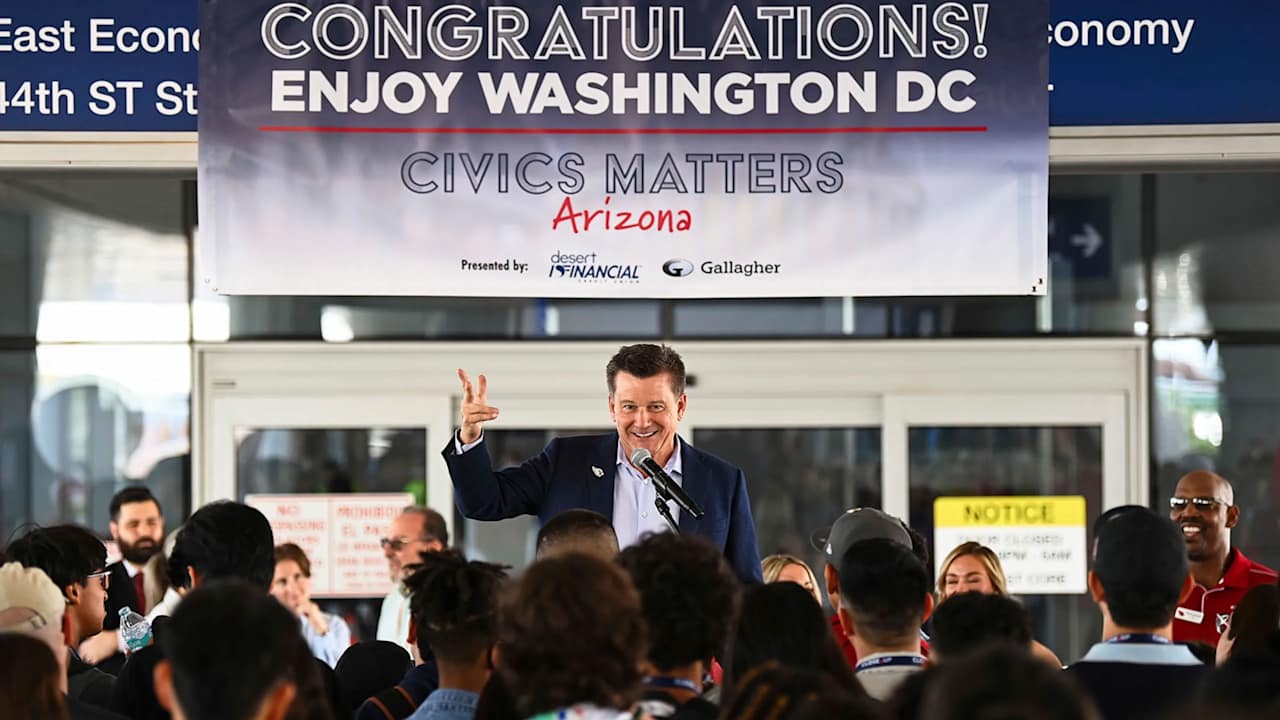 Cardinals fly 275 students to Washington D.C. for Civics Matters Arizona trip