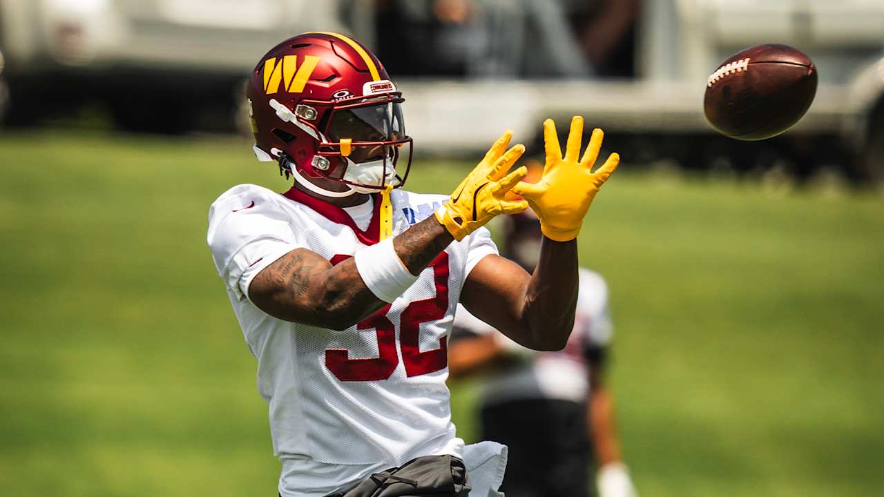 Croskey-Merritt loves learning from 'big brothers' Robinson, Ekeler, McNichols