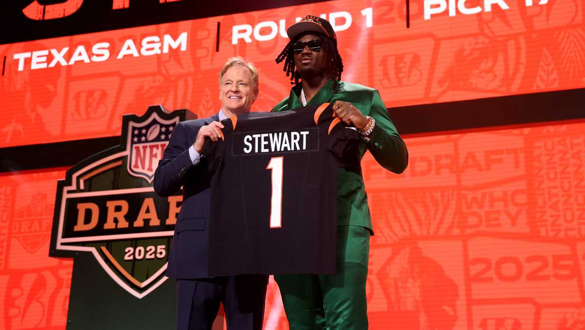 Bengals' Stewart leaves mandatory minicamp early after voicing frustration with rookie contract dispute