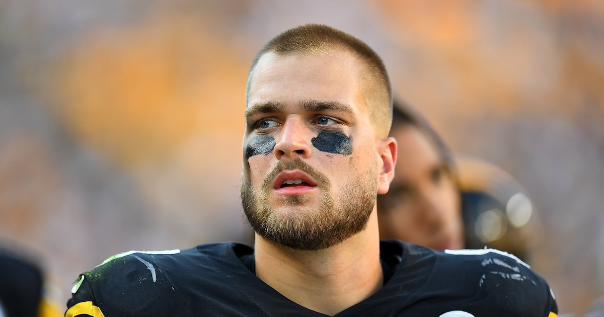 Steelers TE Pat Freiermuth announces engagement