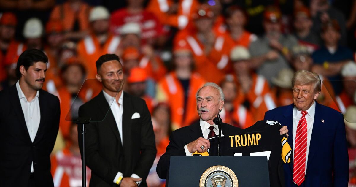 The Pittsburgh Steelers reached out to fans upset that Donald Trump received a jersey at a rally – WPXI