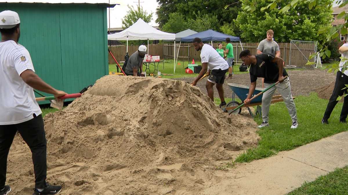 Saints players and coaches held first big offseason community event