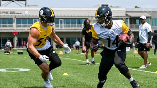 Steelers' running back Kenneth Gainwell making a run during 2025 minicamp. Steelers' running back Kenneth Gainwell making a run during 2025 minicamp.