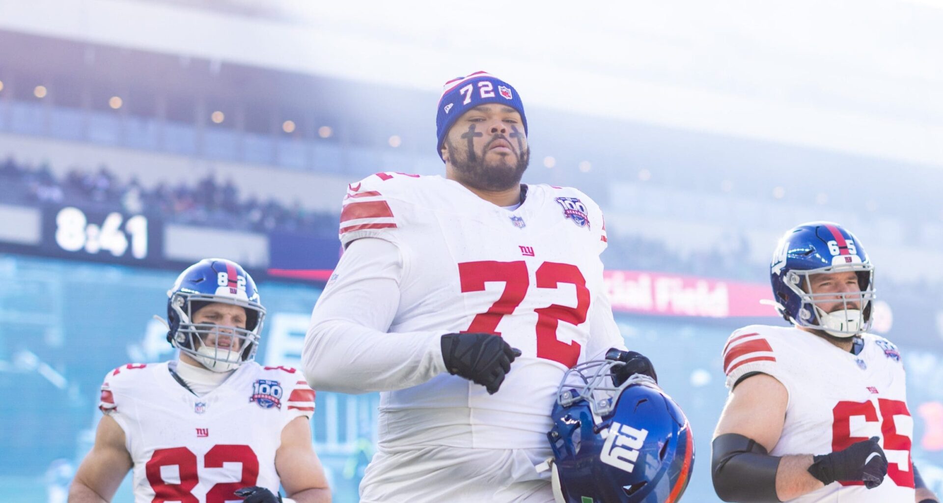 Jermaine Eluemunor Revitalizes Giants' Offensive Line in Transformative NFL Season
