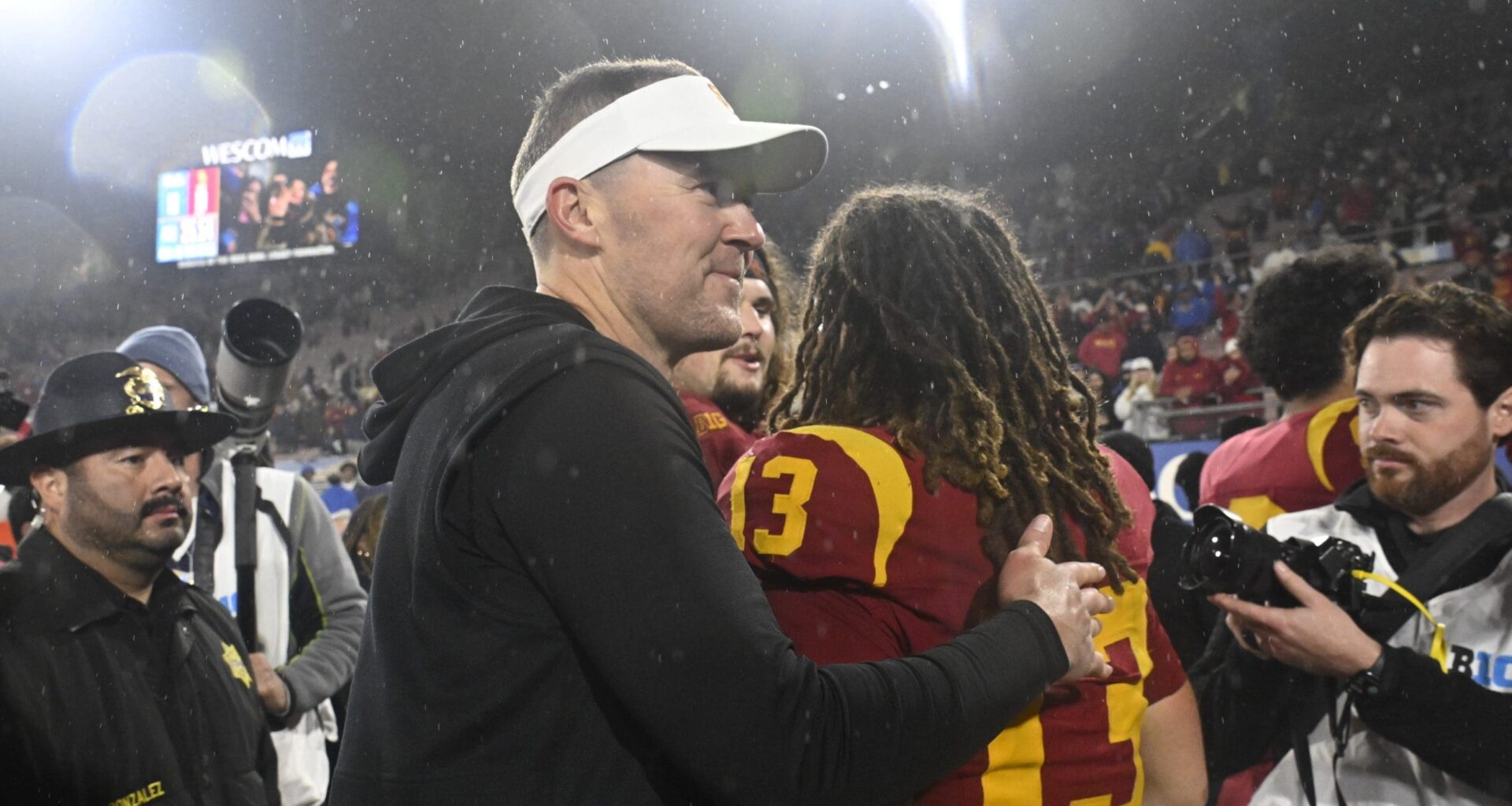 Lincoln Riley Ignites USC-Notre Dame Rivalry With Bold Remarks in NCAA Clash