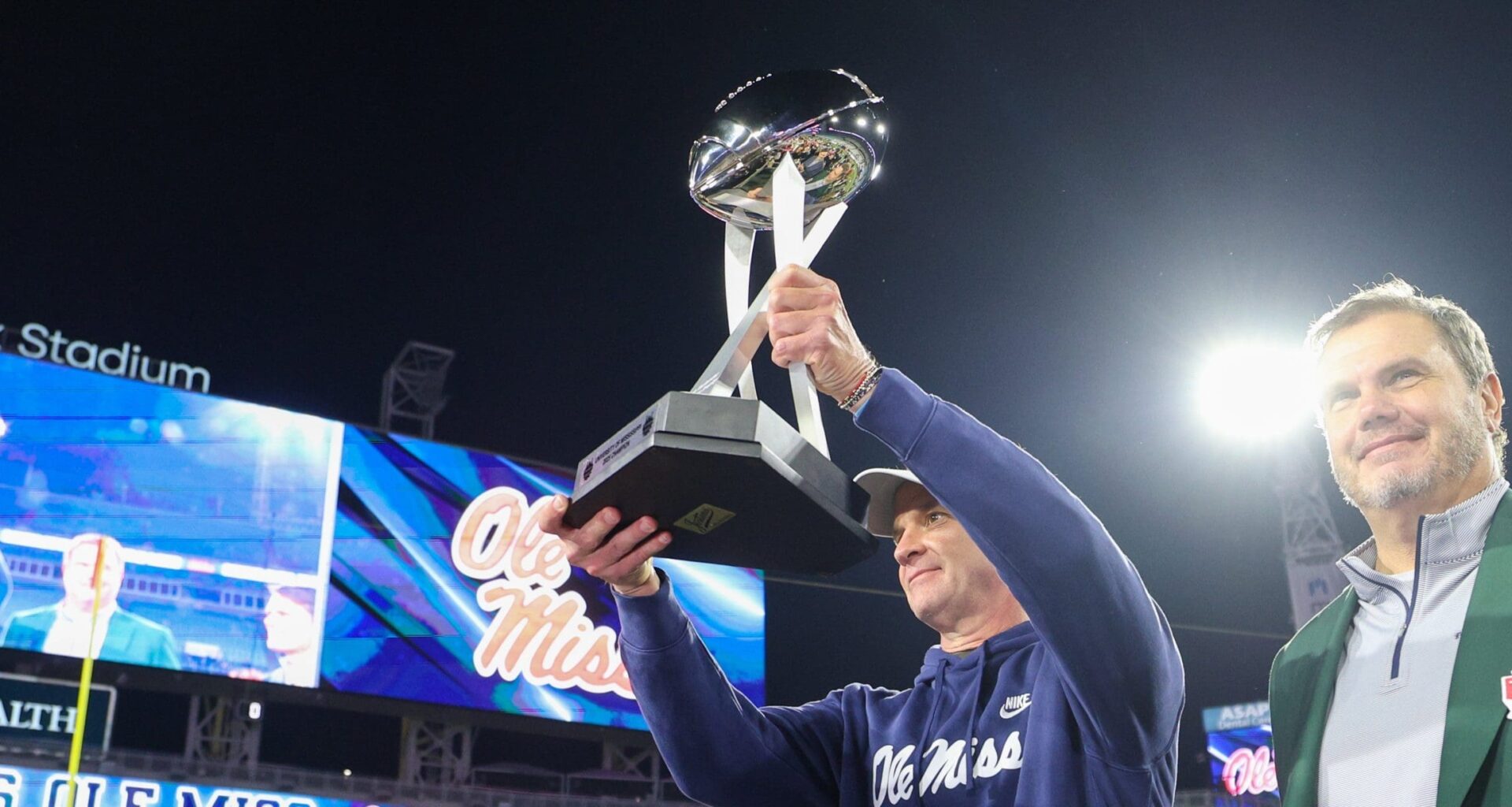 Izayia Williams Sparks Ole Miss Revolution in NCAA Football