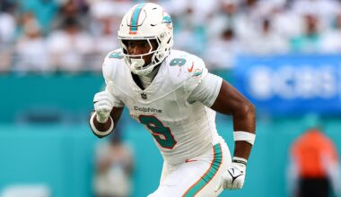 Dolphins TE Jonnu Smith would 'definitely like to stay in Miami' amid trade chatter
