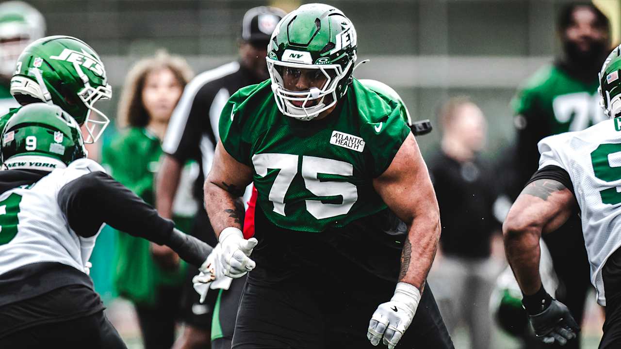 Jets G Alijah Vera-Tucker Part of Young & Talent O-Line