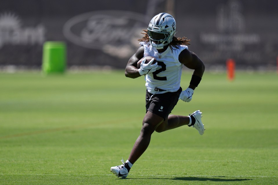 Las Vegas Raiders running back Ashton Jeanty participates during an NFL football practice Thursday, May 29, 2025, in Henderson, Nev. (AP Photo/John Locher)
