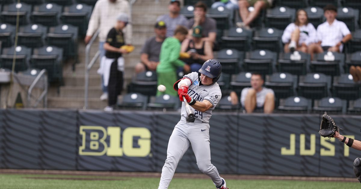 NCAA Baseball Tournament: Arizona Wildcats club school-record 8 homers to crush Utah Valley, advance to regional final