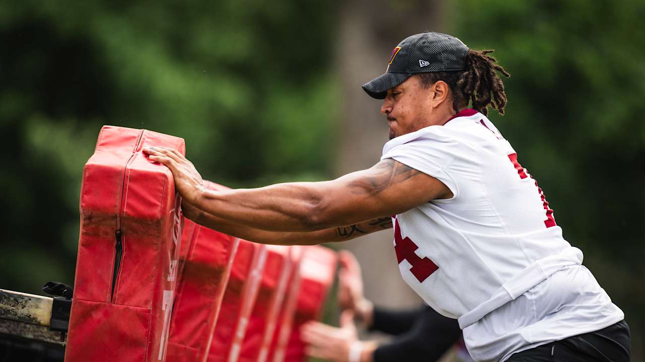 Minicamp notebook | Coleman up to compete anywhere on O-Line