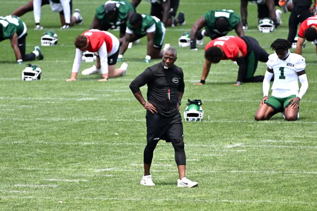 The Jets are Gang Glenn now — and he keeps acing his first test