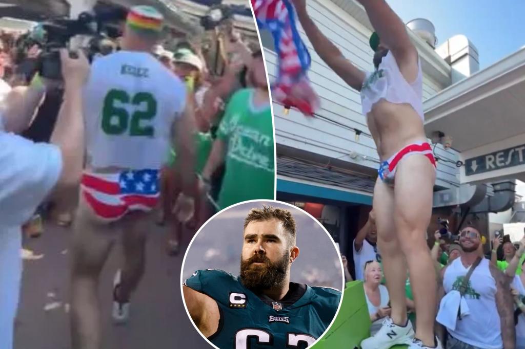 Jason Kelce strips down to American flag underwear at Eagles event