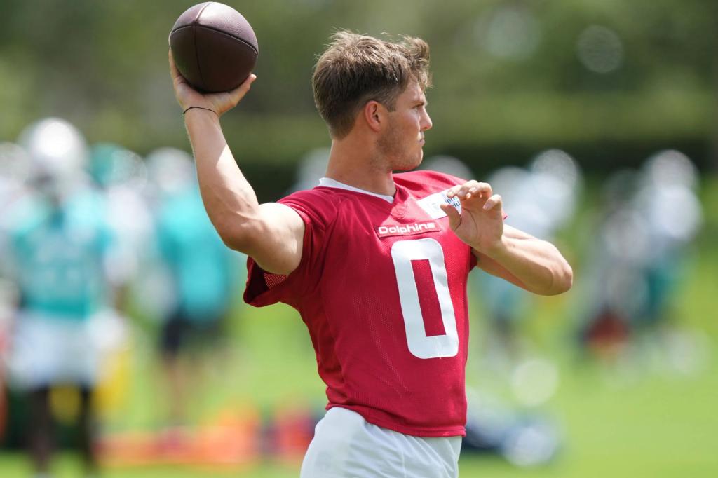 Dolphins' Zach Wilson dealing with 'late' worry he's never had to before