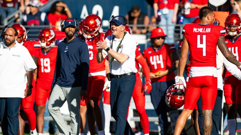 Oscar Rios committed to the Arizona Wildcats football program for 2026 on Friday...